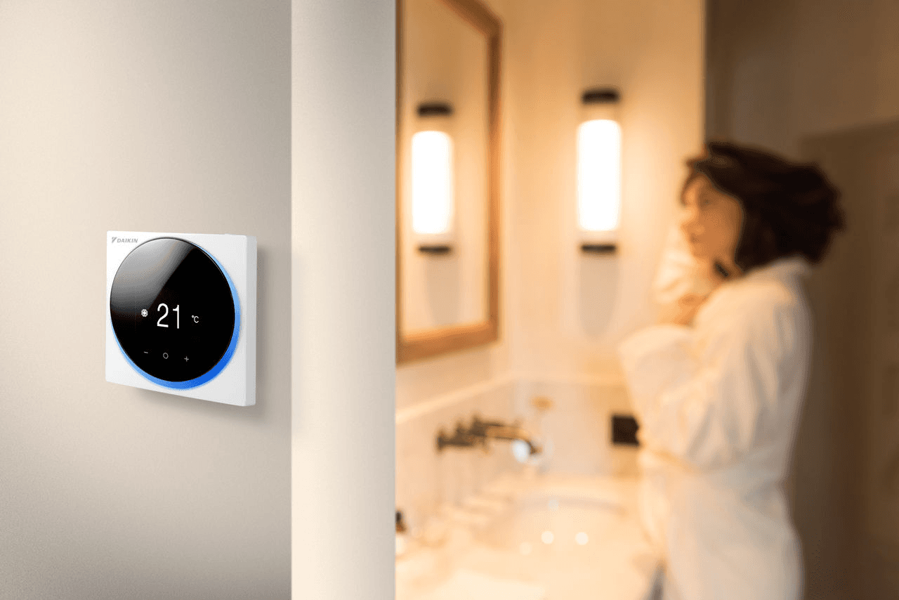 Kabelový termostat Daikin Madoka BRC1H52W s referencí BRC1H52W od značky DAIKIN