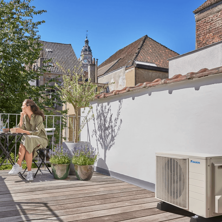 Klimatizace 2x1 s wifi Daikin Perfera 2,0 kW + 5,0 kW s referencí KITDAIPER2MXM50A2050 od značky DAIKIN